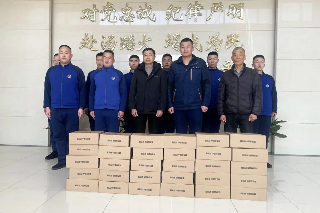 Udaberria ongi etorria eta berotasuna bidaltzea | Changshu Poliesterrak Dongbang Fire Brigade zoriondu du