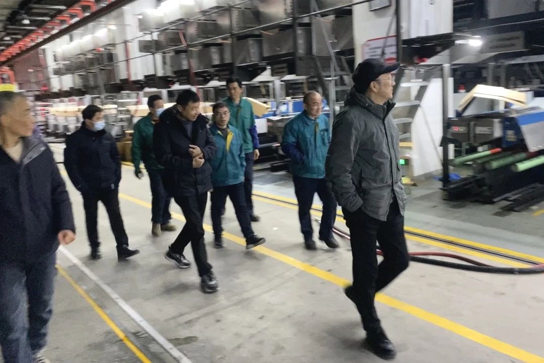 Changshu poliesterrak segurtasun ikuskapenak egiten ditu lanak berriro hasi aurretik