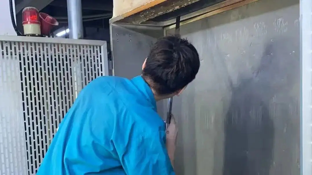 Changshu poliesterra larrialdi ariketak egiten ditu bat-bateko istiluetarako