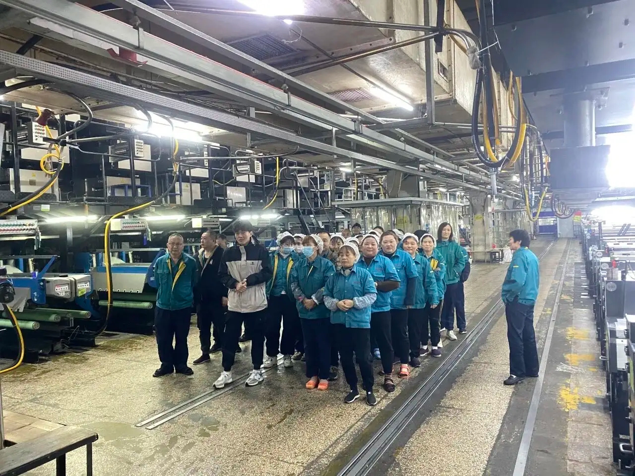 Changshu poliesterra larrialdietako ebakuazio ariketak egiten ditu